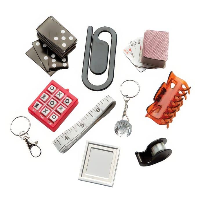 Berries Watercolor Christmas Crackers Games