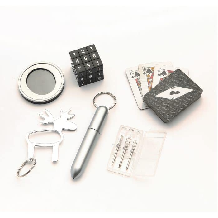 Paisley Foil Christmas Crackers Games